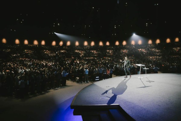 Cash Luna: Conoce sus increíbles lujos y su mega iglesia de $45 millones