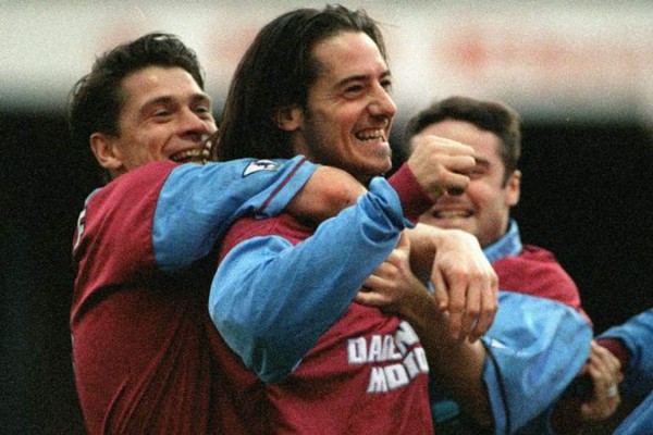 Pintor, limpia ventanas y amante del póker: La increíble historia de un ex del Manchester City