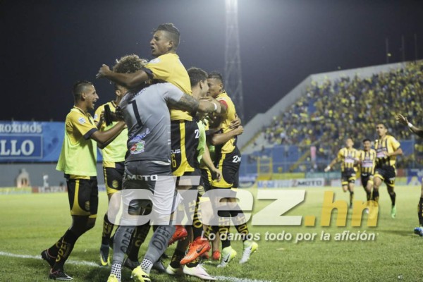 NO SE VIO POR TV: La gresca en el Honduras-Marathón y los tórtolos en el Morazán