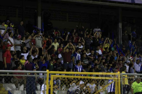 Fuegos artificiales, golazos y mucha alegría: Los mejores flashazos del Duelo de Leyendas en Honduras