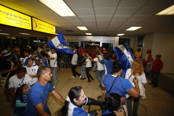 El color en Panamá tras la llegada de Honduras.