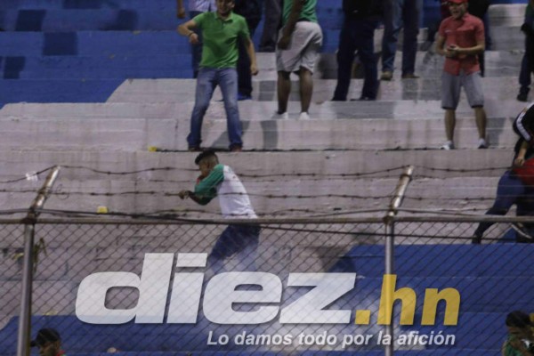 Impactantes imágenes: Terror y drama en el estadio Morazán tras actos vandálicos