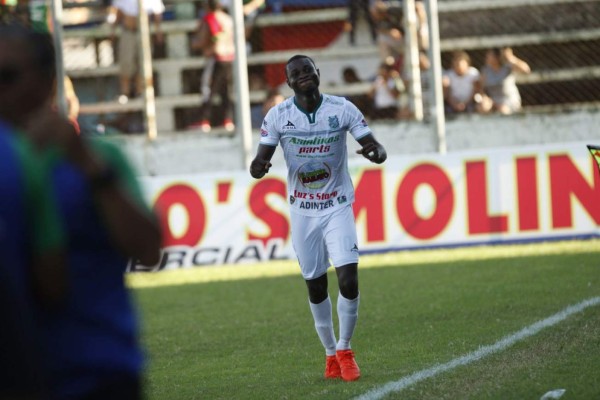 MERCADO: Carlo Costly podría irse al extranjero y Olimpia ofrecería un jugador