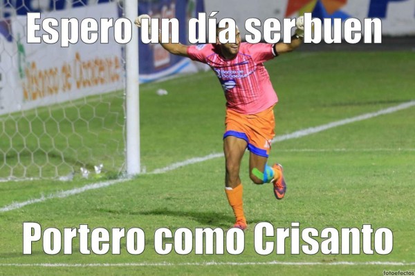 ¡PARA REÍR! Wilmer Crisanto y sus memes por ser portero