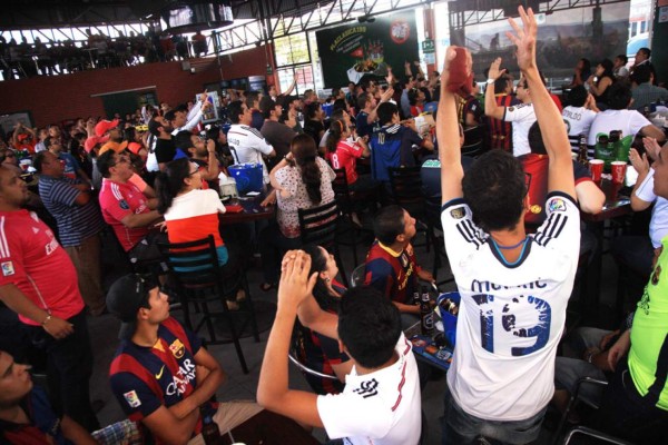 Ambientazo en Honduras con el clásico Barcelona-Real Madrid