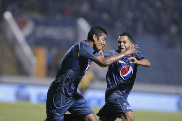 Motagua venció 3-2 al Real España y se clasificó a las semifinales