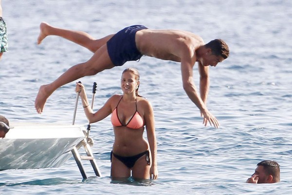 Cristiano Ronaldo sigue bien acompañado en sus vacaciones en Ibiza