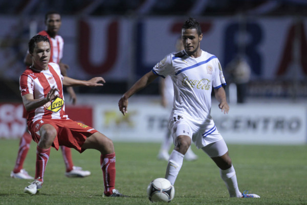 'Goleada de Olimpia al Vida en el estadio Nacional'