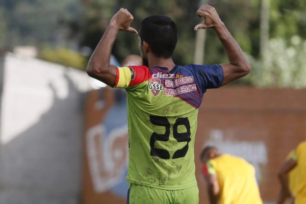 ¿Quién es la chica con la H en el pecho? El debut de Marcelo Canales y el radio de Diego