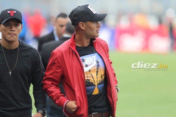 Lo que no se vio por TV: Un representante y varias visitas especiales en el Olimpia-Marathón