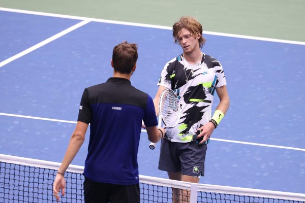Daniil Medveved con récord perfecto avanza hacia semifinales del US Open 2020