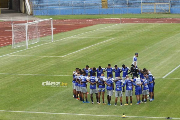 El llamativo look de Kervin Arriaga, sonrisas y trabajo colectivo en primer entreno de Honduras en San Pedro Sula