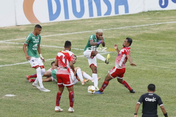 NO VISTE EN TV: Tapadón, vendajes y bronca entre aficionados del Marathón en el Yankel
