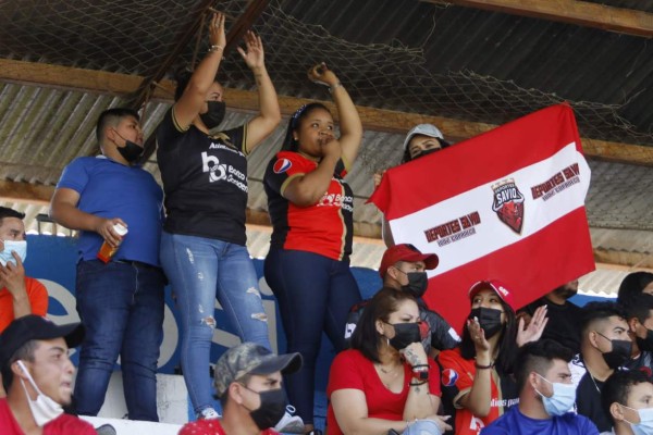 Chicas bellas, lágrimas y ambientazo: Así se vivió en Copán el Deportes Savio-Génesis por la Liga de Ascenso