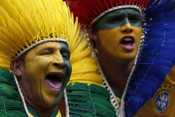 Ambiente en partido de Camerún y Brasil.