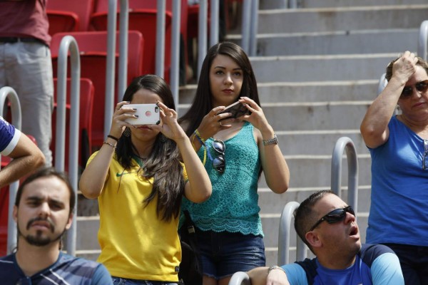 BELLEZAS: Las mujeres que engalanaron el Honduras-Argentina de Rio-2016