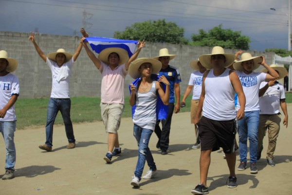 FOTOS: Así se vive la previa del encuentro entre Honduras-México