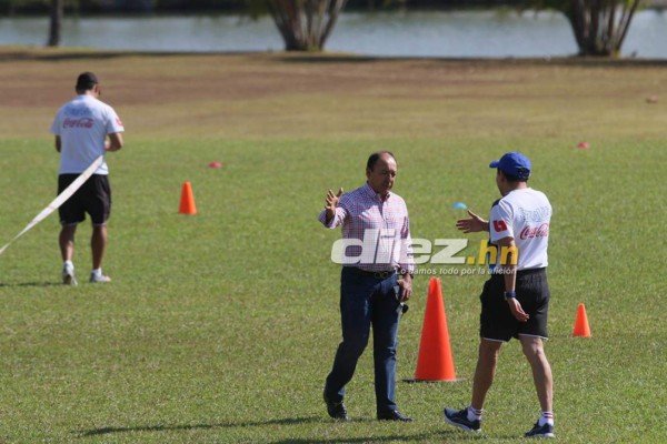 ¡Puso las cosas claras! Así fue el primer entreno de Nahún Espinoza con Olimpia