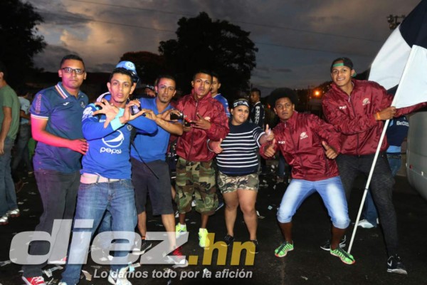 ¡Ambientazo en clásico capitalino entre Motagua y Olimpia!