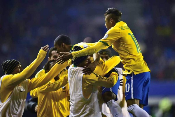 Brasil-Perú en imágenes