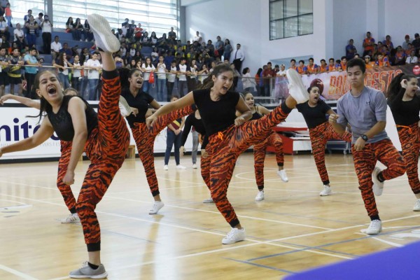 Una fiesta en segundo día de los Juegos de la Juventu en Unitec