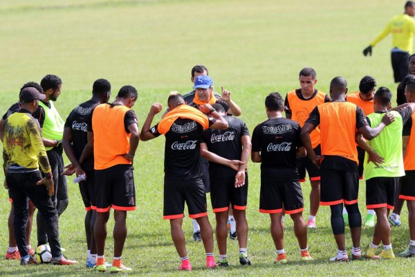 Restrepo revela el once que utilizará ante el Honduras Progreso