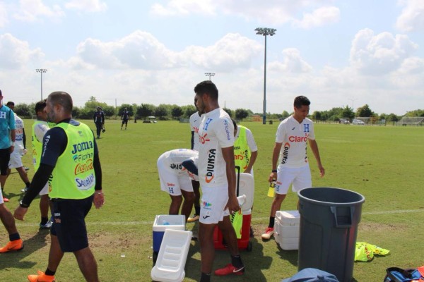 Las imágenes del entreno de Honduras y El Salvador previo a la batalla en Houston