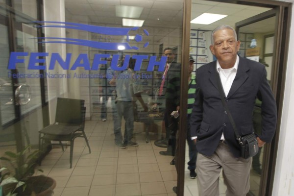 El abrazo con el 'Doctor' Thomas y un recuerdo con Neymar: las imperdibles imágenes de Roy Posas en vida