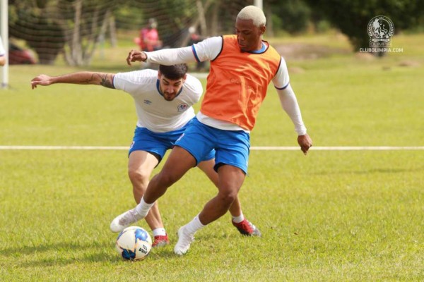 Con nuevo 'look' de Deiby Flores y estrictas medidas de bioseguridad: Las imágenes curiosas del inicio de pretemporada de Olimpia