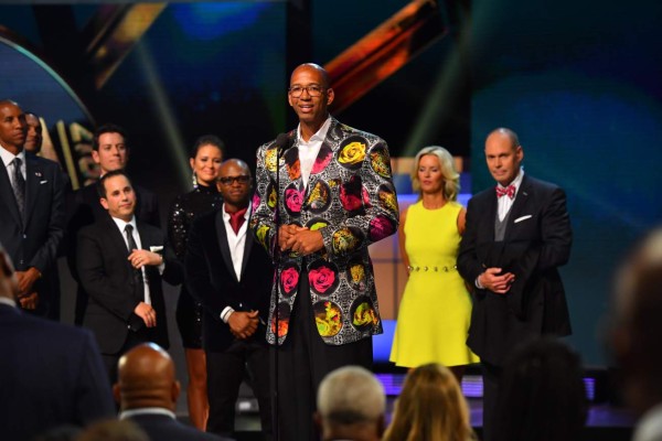 Los extraños atuendos y curiosidades en la gala de los premios de la NBA