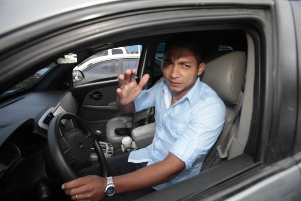 Emilio Izaguirre lesionado, tampoco vendrá a la Selección