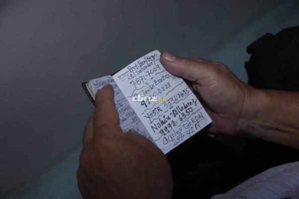 Técnico y ser humano ejemplar: Las 20 fotografías imborrables de 'Chelato' Uclés en su paso por el fútbol