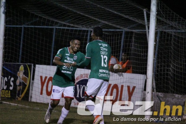 No se vio en TV: La frustración de Troglio y Olimpia tras perder el invicto; Olanchito y sus bellezas