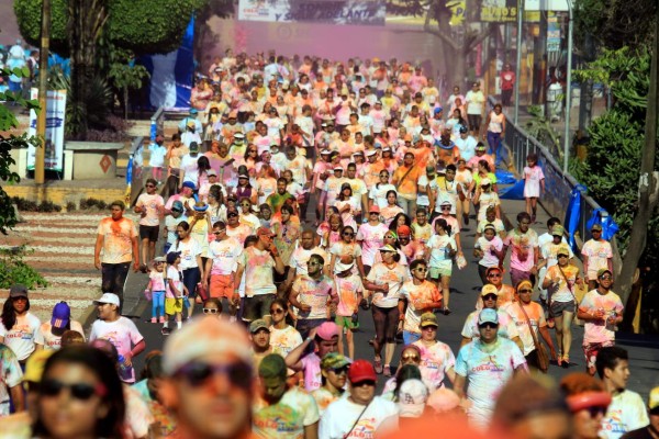 Las mejores imágenes del Color Run en Tegucigalpa