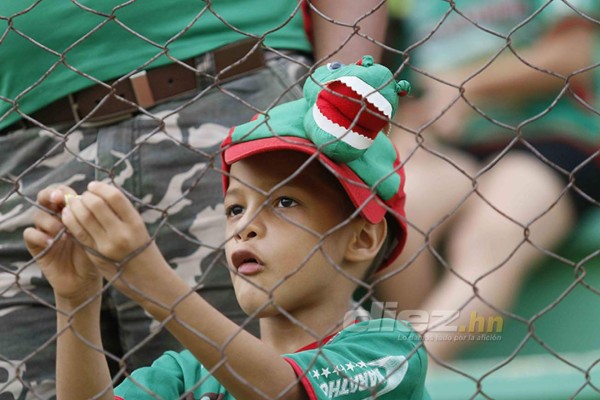 NO VISTE EN TV: Detallazo de Motagua con niños y accidente en el Excélsior