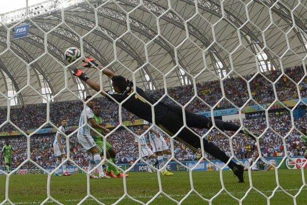 Argentina venció a Nigeria por 3 a 2 con dos goles de Lionel Messi