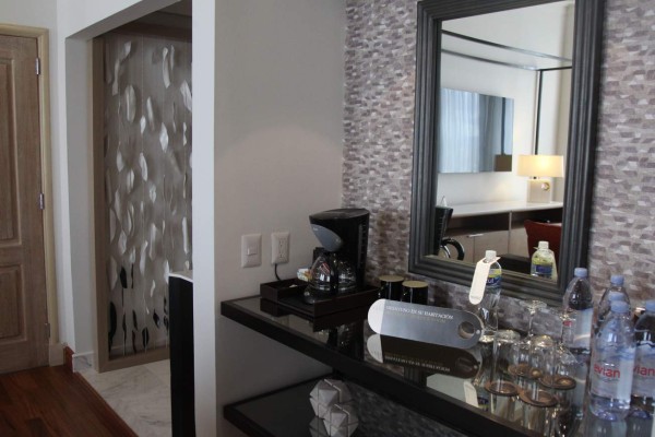 Almohadas de algodón egipcio y otros lujos esperan a Ronaldinho en Honduras