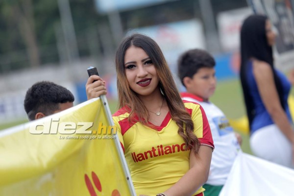 ¿Quién es? La chica pelo negro que enamoró al Yankel con su escote