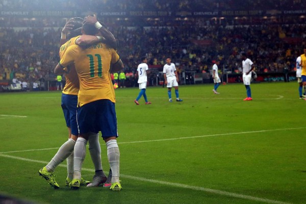 Las mejores fotos del amistoso Brasil-Honduras en Porto Alegre