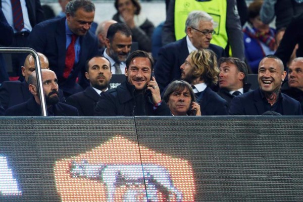 Lo que no se vio: El galardón a Messi y los pichingos del Barça en el Camp Nou