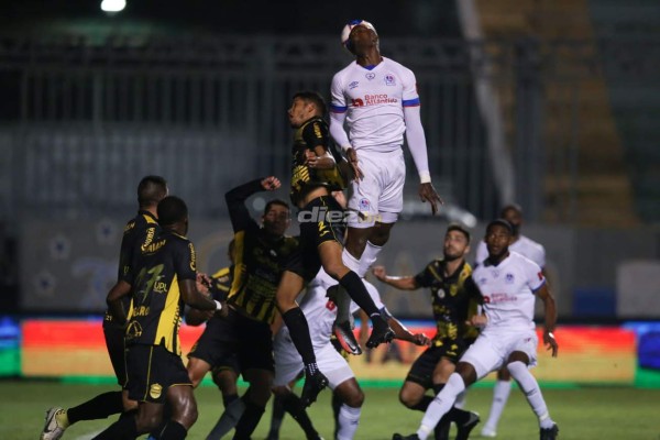 El fuerte calentón entre Rocca y Bengtson, la emotiva pancarta de Agámez y los golpes en El Progreso