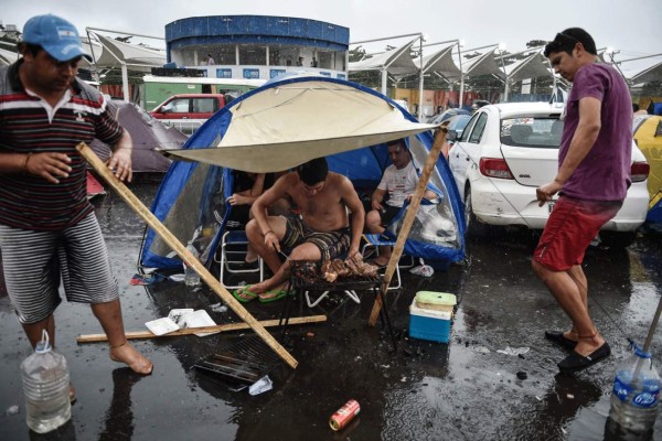 ARGENTINOS INVADEN RÍO DE JANEIRO Y ESPERAN LA FINAL DEL MUNDIAL