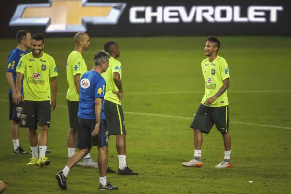 El alegre entrenamiento de Brasil antes de jugar contra Honduras