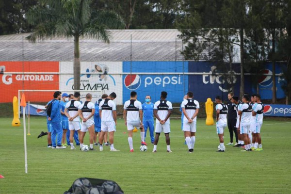Guatemala, sin su DT, arranca entrenamientos 'a todo pulmón' previo a duelo ante Honduras