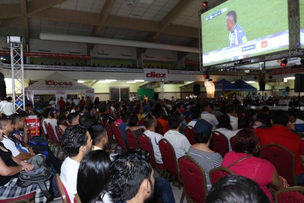Gran ambiente el que se vivió en el Estadio Virtual de DIEZ