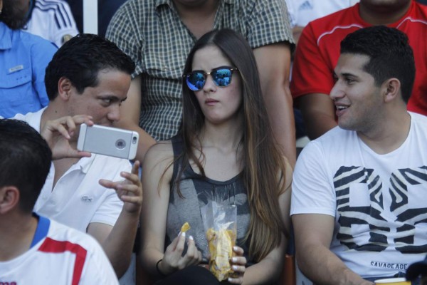Las chicas más bellas de la gran final entre Olimpia y Real Sociedad