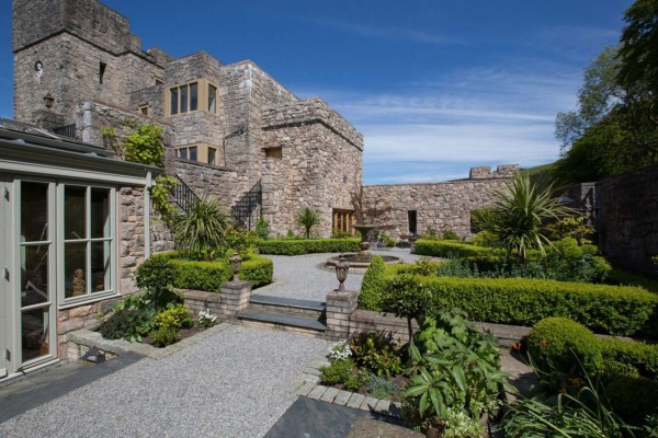 El impresionante castillo en el que vivirá Mourinho