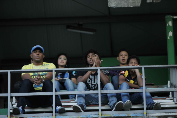 Imágenes de ambiente del Clásico Sampedrano Real España vs Marathón