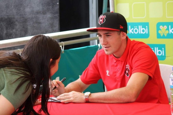 ¿Seguirá Alex López? Posibles fichajes en Alajuelense y movimientos tras salir campeones