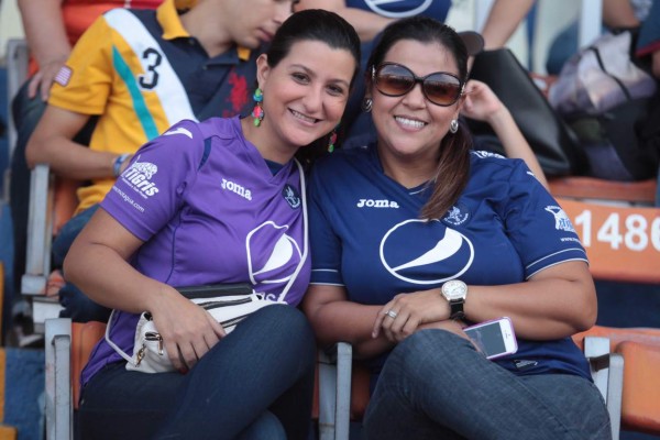 ¡De infarto! Las chicas más espectaculares de la final Motagua-Honduras Progreso